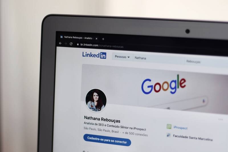 all about linkedin subscription