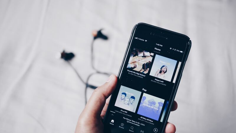 How to Select Multiple Songs on Spotify Web Player - Step by Step mondoltech